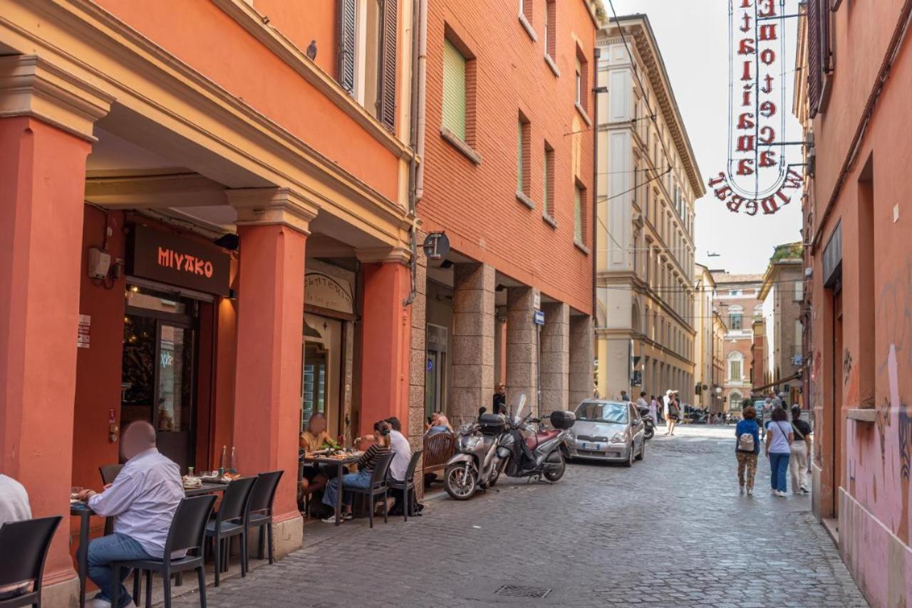 Piazza Nettuno Rooms Bologna Exterior foto